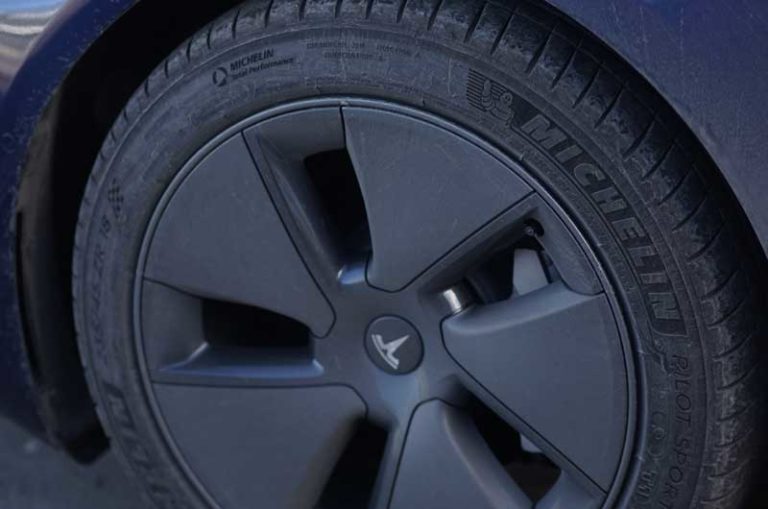 Can-You-Change-The-Rims-on-a-Tesla?