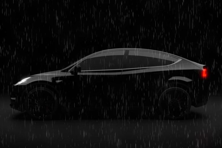 How-Does-a-Tesla-Handle-Heavy-Rain