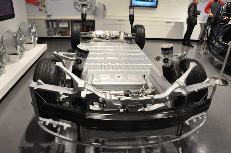 Tesla-Model-S-Body-and-Battery-Pack
