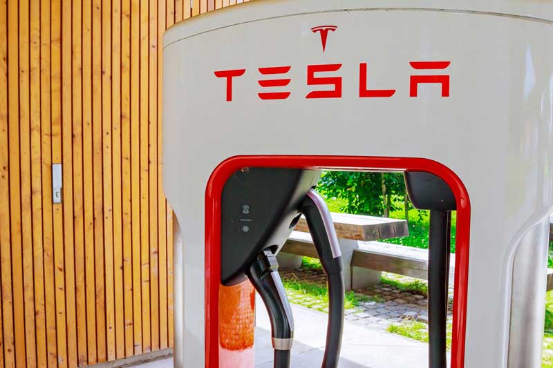 Tesla-Electric-Vehicle-Supercharging